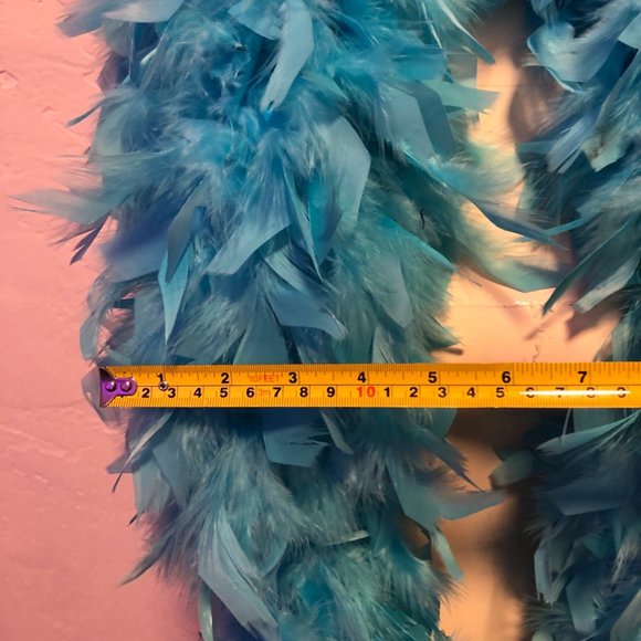 Gorgeous blue boa - Picture 4 of 4